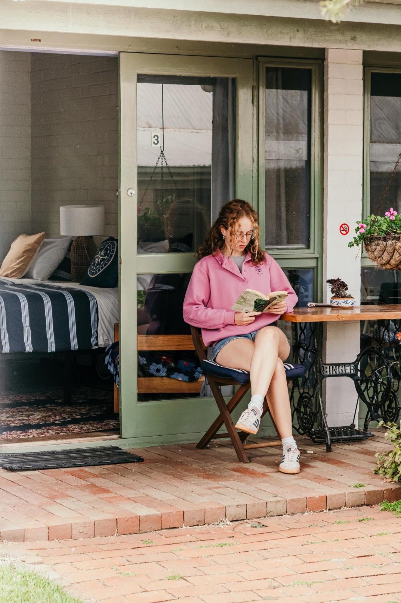 Auberge de jeunesse The Wandering Whale Port Fairy Extérieur photo