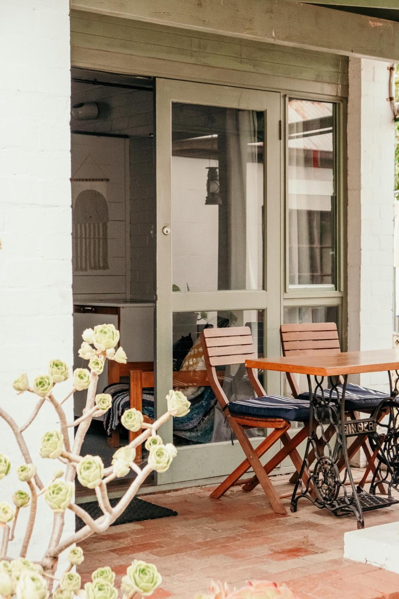 Auberge de jeunesse The Wandering Whale Port Fairy Extérieur photo