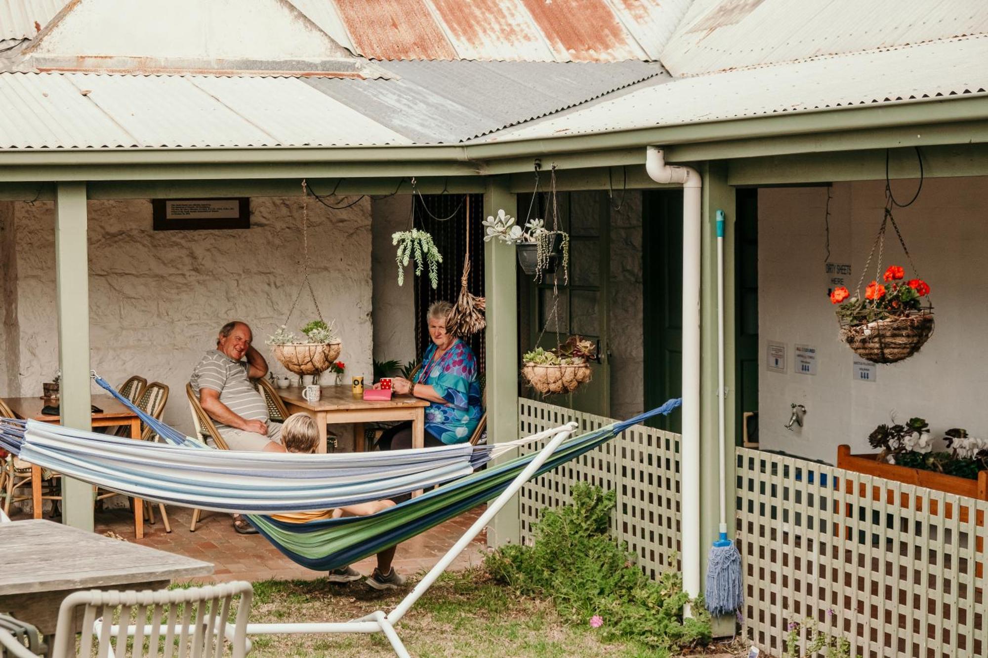 Auberge de jeunesse The Wandering Whale Port Fairy Extérieur photo