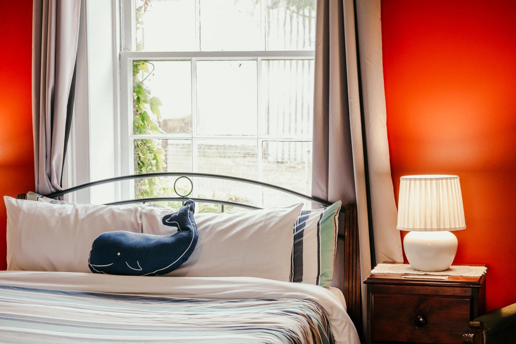 Auberge de jeunesse The Wandering Whale Port Fairy Extérieur photo